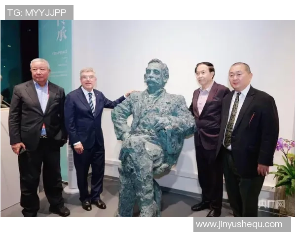 全运会首日，巴赫到访香江1号观赏袁熙坤作品展